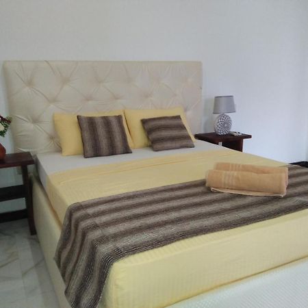 Living Home Negombo Luaran gambar