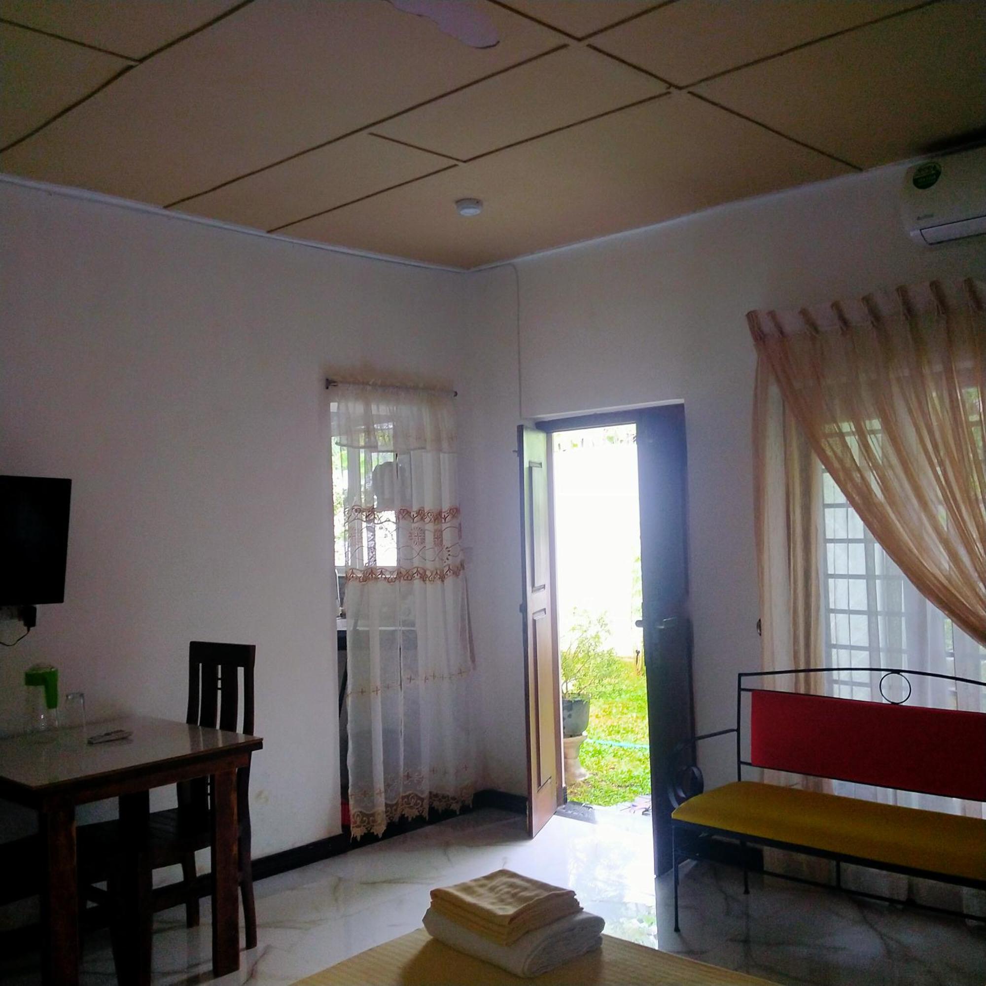 Living Home Negombo Bilik gambar