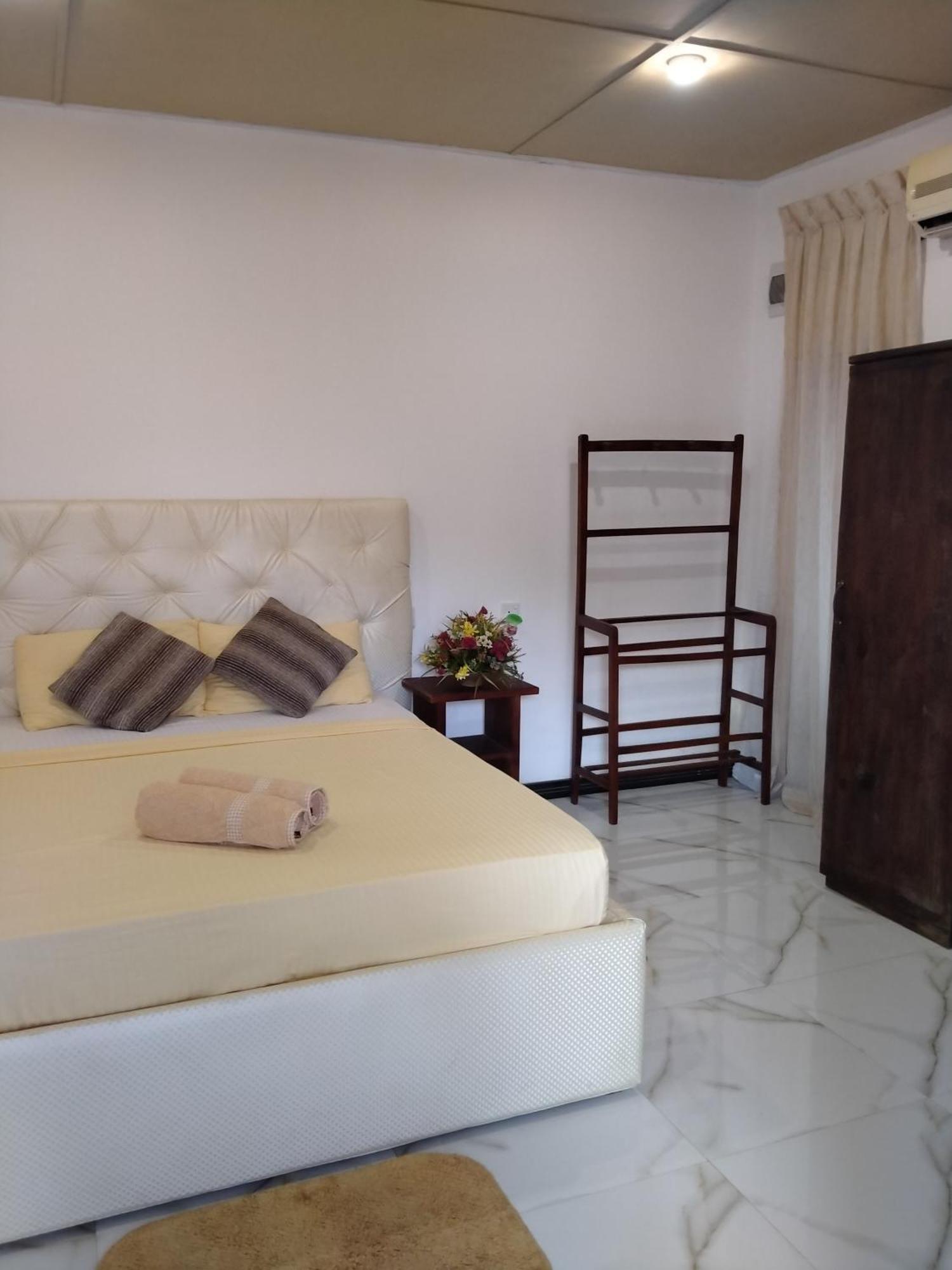 Living Home Negombo Bilik gambar