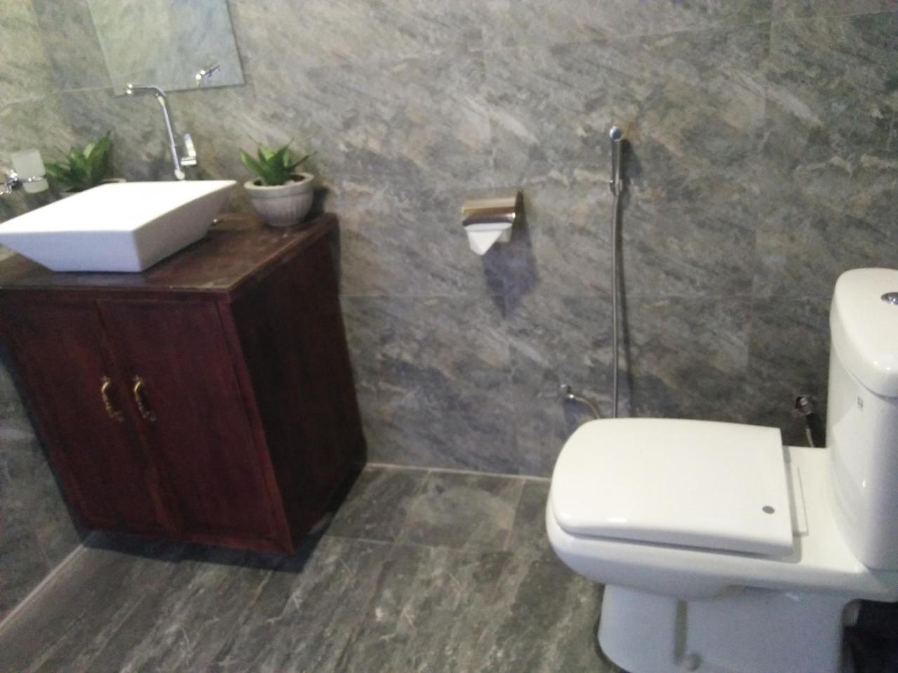Living Home Negombo Luaran gambar