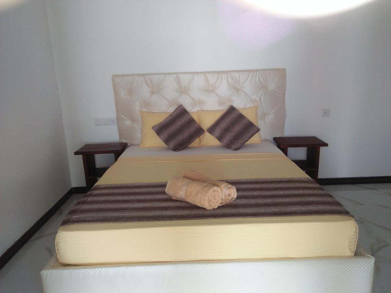 Living Home Negombo Luaran gambar