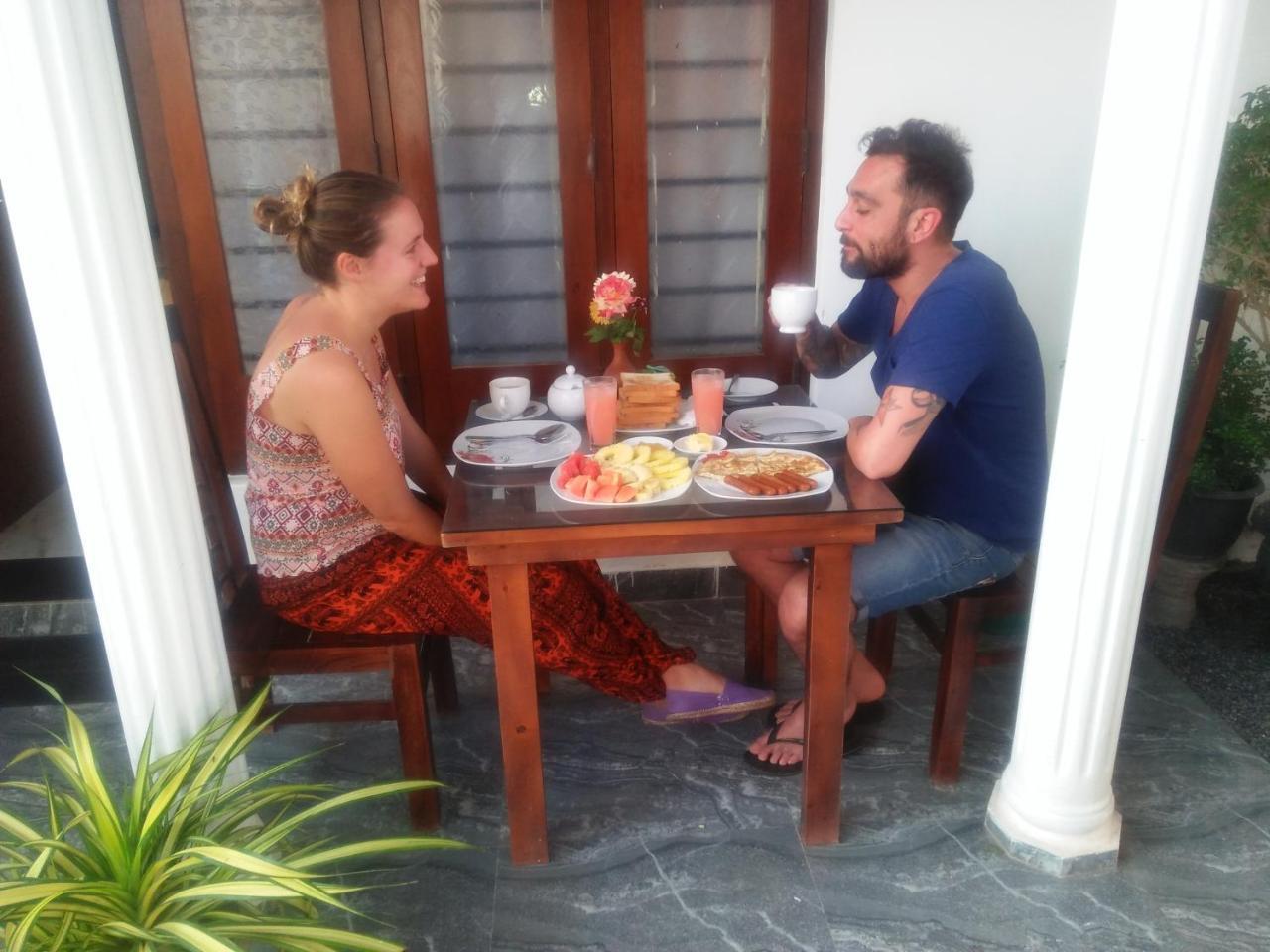 Living Home Negombo Luaran gambar