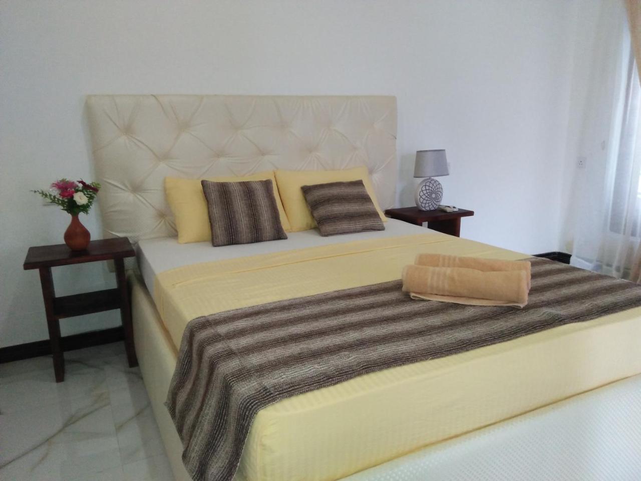 Living Home Negombo Luaran gambar