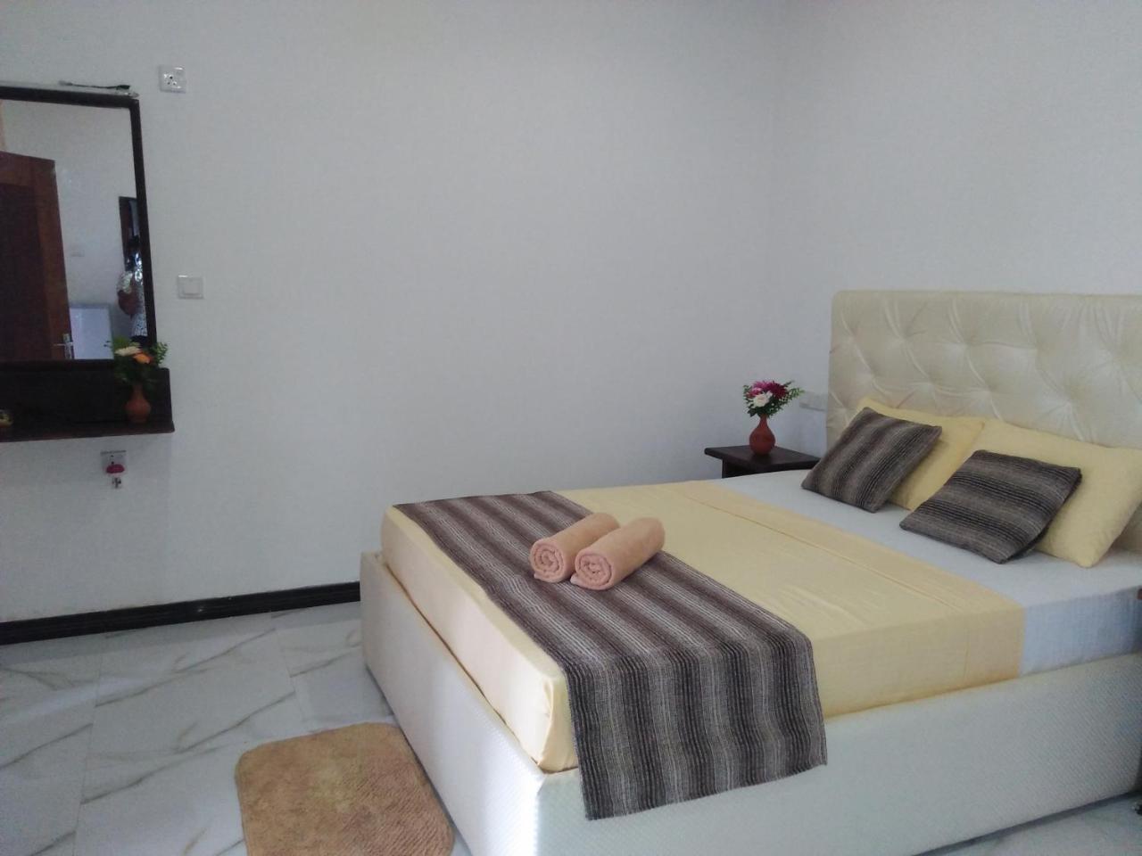 Living Home Negombo Luaran gambar